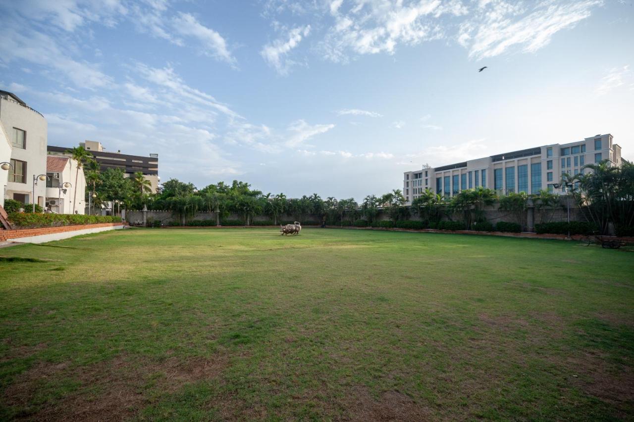 Capital O 6229 Ilara Hotels And Resorts Siruseri Exterior photo