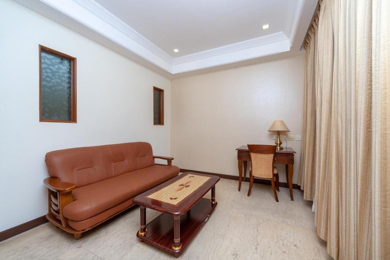 Capital O 6229 Ilara Hotels And Resorts Siruseri Exterior photo