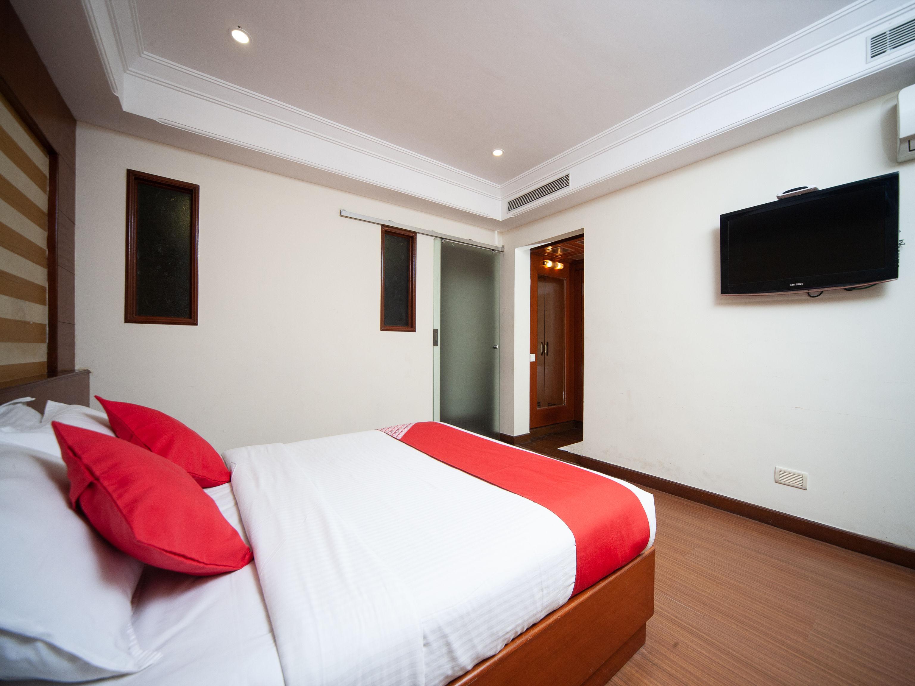 Capital O 6229 Ilara Hotels And Resorts Siruseri Exterior photo